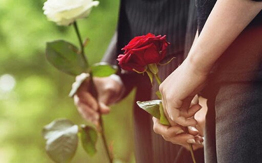 Semua itu kemudian membuat kita coba menikmati hidup sebaik-baiknya, bukan? We only live once. Mau kapan lagi coba? Ya kan? Termasuk saat kita berinteraksi dengan orang yg kita sayangi. Kita ndak pernah tau kapan kita atau mereka yg dipanggil Tuhan duluan. So......