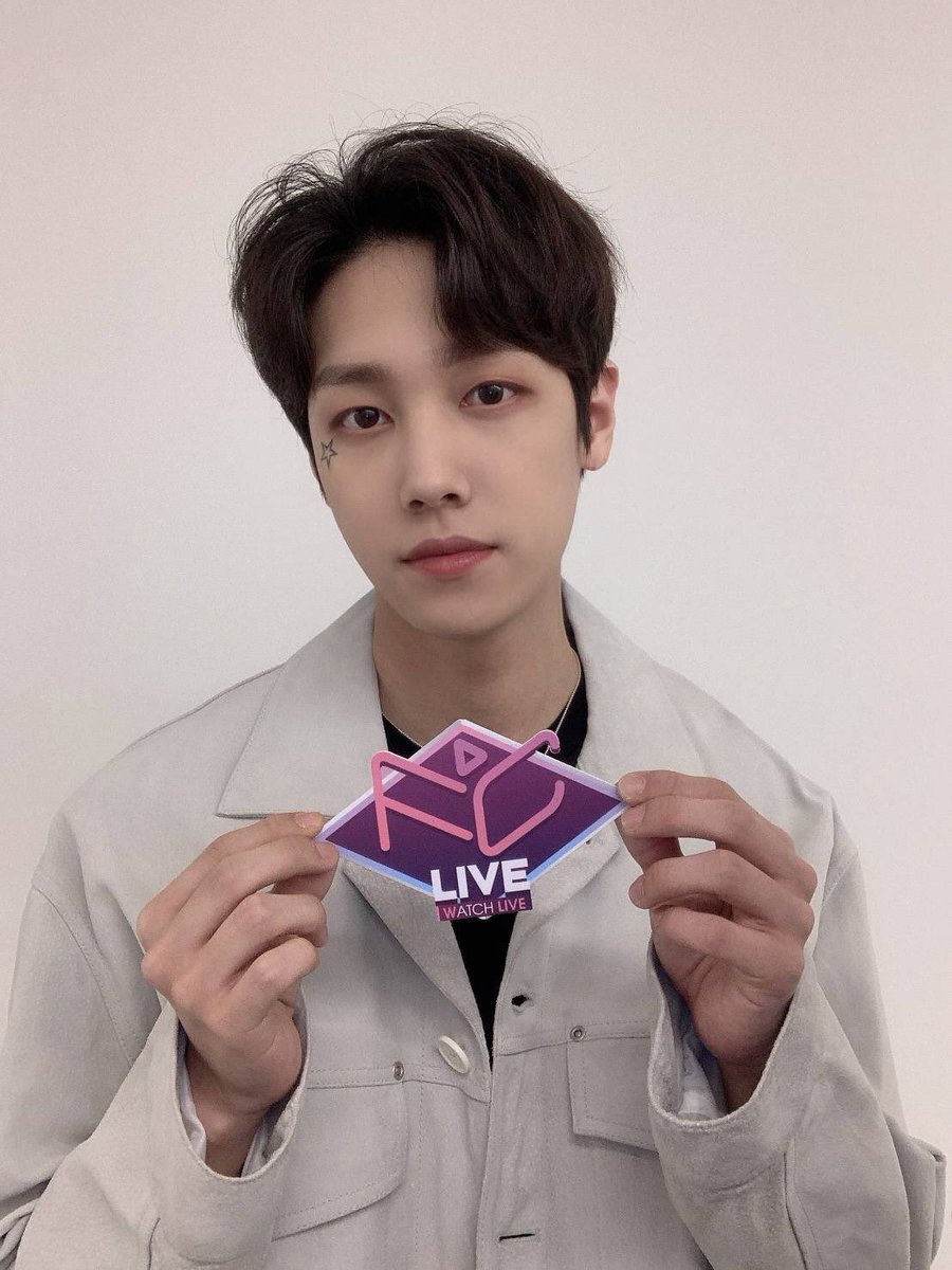 FCLIVE_official's tweet photo. 🎃#IZ Halloween Party Event🎃

📸セルカ📸

#HYUNJUN

#JIHOO

@official__IZ @official__iz_JP #아이즈 #アイズ #WOOSU #JUNYOUNG #현준 #지후 #우수 #준영 #ヒョンジュン #ジフ #ウス #ジュンヨン #BANDIZ #밴드아이즈
#FCLIVE #ハロウィン #Halloween #할로윈 https://t.co/qyi8DxDQYB