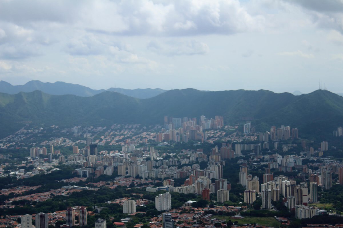 A little view of the city over the mountain
#city #mountain #air #peace #photooftheday #pics https://t.co/sI1ZrelRYJ