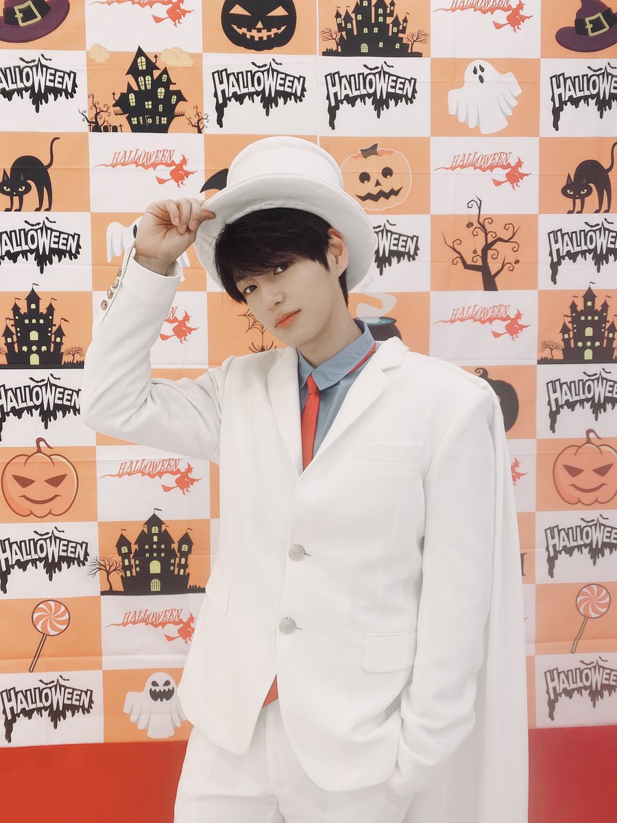 NewWorld_VICTON's tweet photo. [#찬]🖤-@
전 명탐정이 아니라 도둑입니다. 훔치는 게 전문이죠. 가능하다면 사람의 마음까지도..
🎩 https://t.co/9FJesGAoea