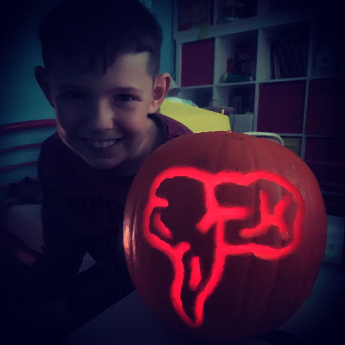 BeciNewton's tweet photo. When itโs Halloween and youโre still recovering from an appendectomy... make the scariest pumpkin you can think of ๐
@AneurinBevanUHB #thankyounhs #RoyalGwent #pumpkin #pumpkincarving #Halloween2020 https://t.co/VHjzSJieB1