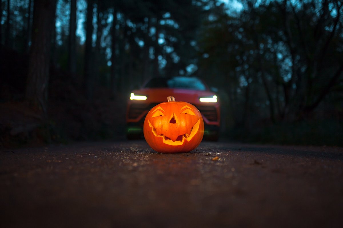 lamborghinibrum's tweet image. Let’s carve out pumpkins on Halloween and enjoy the thrills of the frightful night! 

HAPPY HALLOWEEN 🎃 

#lamborghini #urus #sincewemadeitpossible #halloween #scarypumpkin