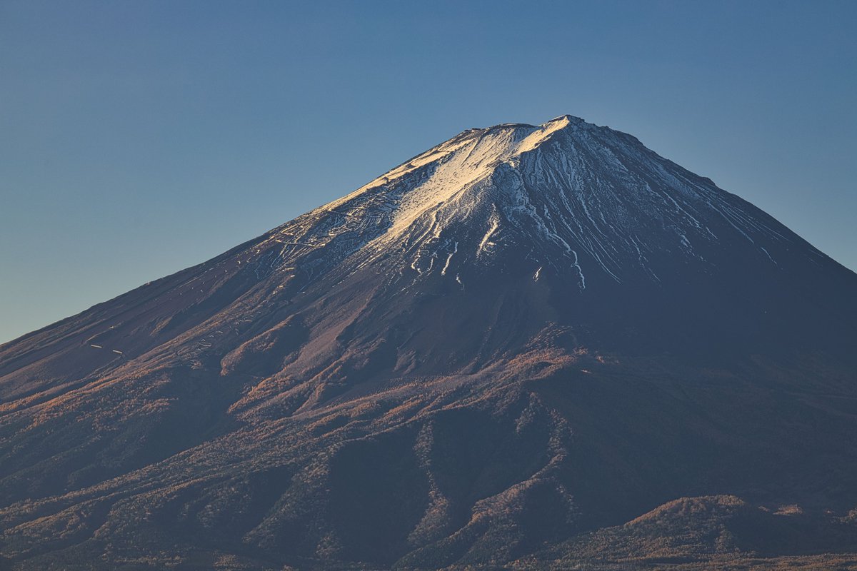 tso1040's tweet photo. 富士山がとっても綺麗
.
.
#canon #eos #eosr 
#富士山 #コキア #朝焼け
#写真好きな人と繫がりたい
#写真撮ってる人と繋がりたい
#ファインダー越しの私の世界 https://t.co/BszPwjknJJ