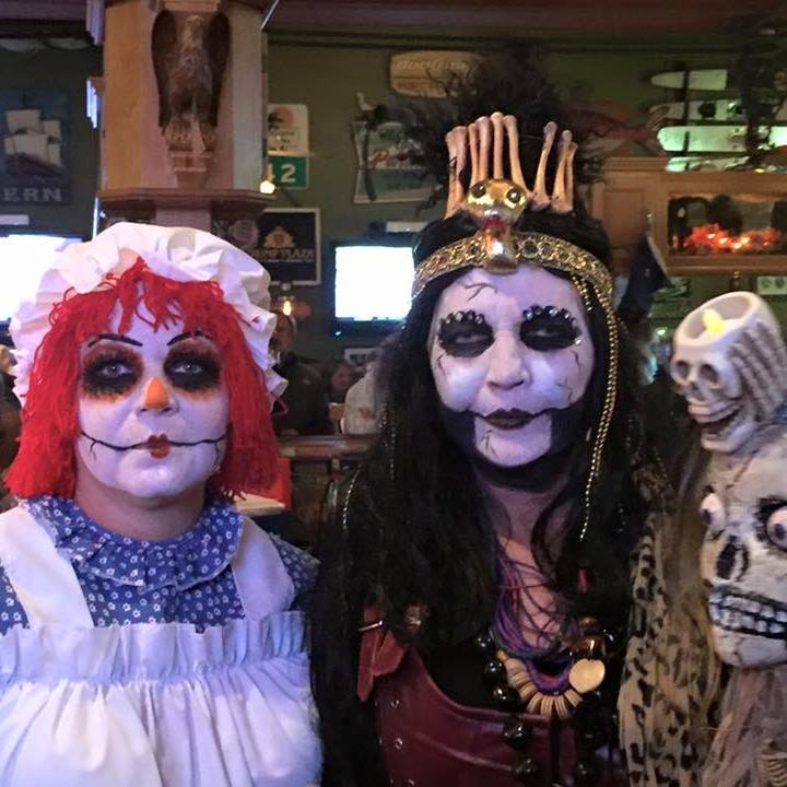 wendymng's tweet photo. #IDriveFor memories of Halloween's past with my mom.  Her favorite time.  She made every part of her costumes from head to toe and mine for years. Such talent lost to cancer.  For every tweet/retweet through Oct. 31st @chevrolet will donate $5 to @AmericanCancer https://t.co/I1cHL6aS38