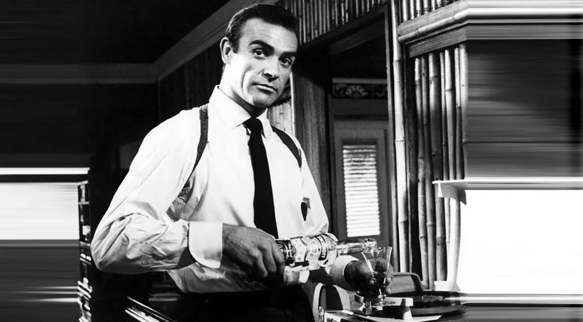 MoreMovies4U's tweet image. RIP Sir Sean Connery - what an icon of the screen. We will have a Martini for you tonight sir, shaken, not stirred of course. #ScreenLegend #JamesBond #RIPSeanConnery