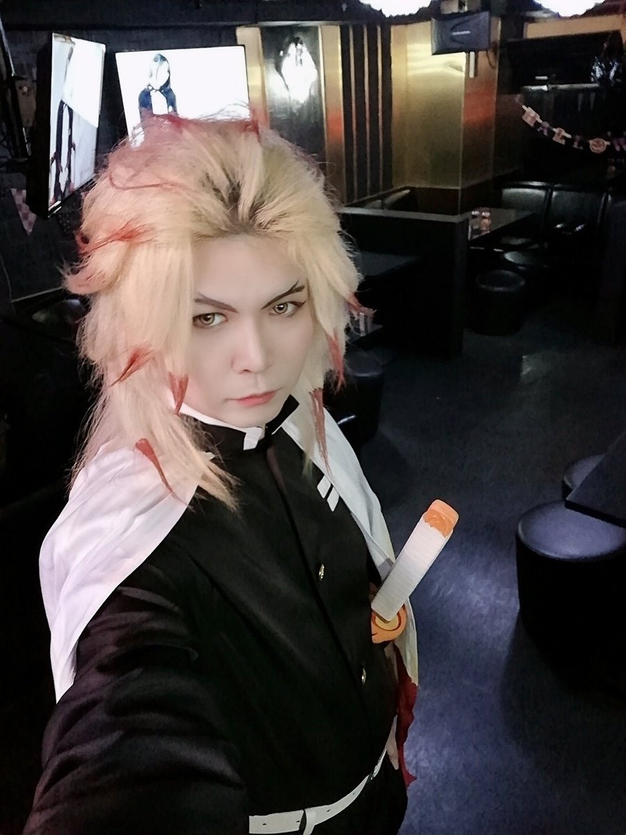 CALVARIA_J's tweet photo. ハロウィンだよ！煉獄だよ！
＿人人人人人人＿ 
＞酒柱だよ！！＜
 ￣^Y^Y^Y^Y^Y￣
#コスプレ #ハロウィン #煉獄杏寿郎 https://t.co/Ph7rNhbIrh