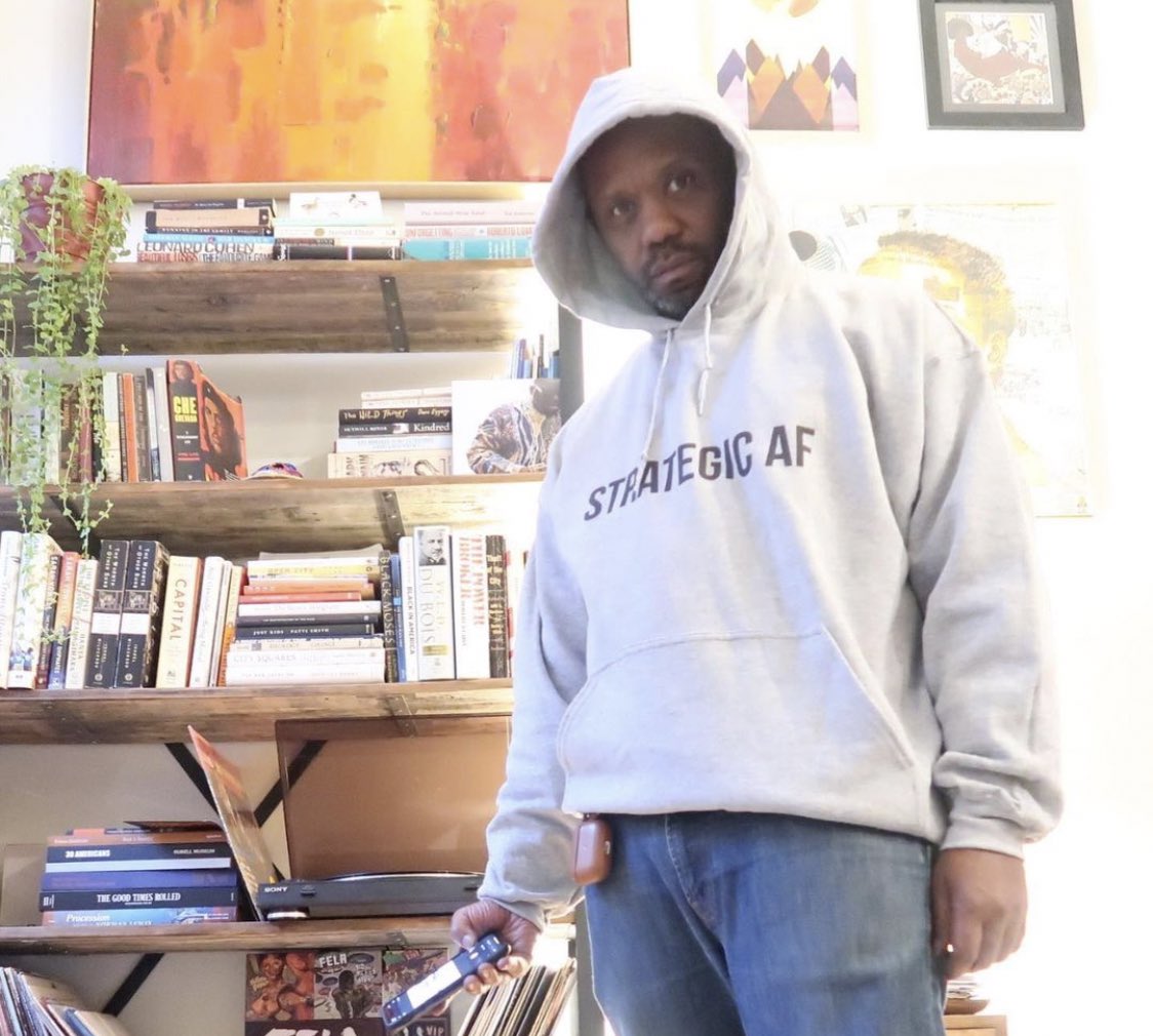 harriettsbooks's tweet photo. Harriett Tubman wasn’t superhuman, she was #StrategicAF. Thank you @215tayyib for rocking our merch, but more importantly for being like Harriett in these Philly streets. May our pursuits for justice be grounded in measurable, tangible goals led by measurable tangible tactics. https://t.co/I0kAt5Qu7t