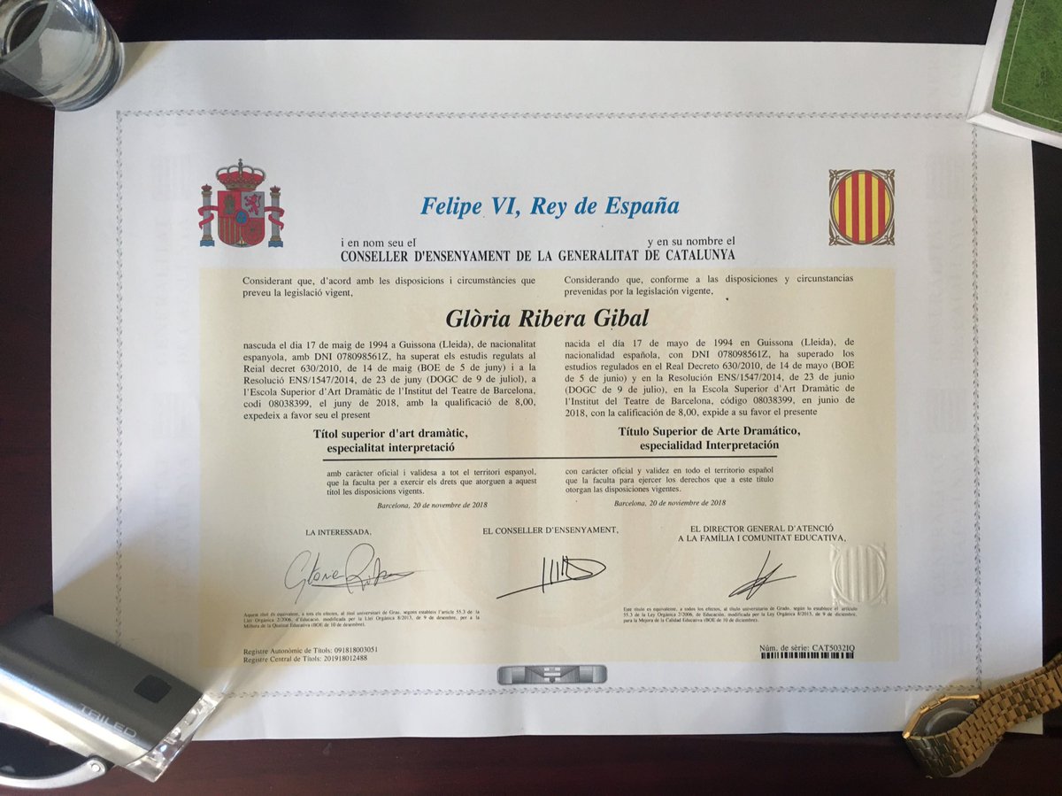 glorietteblanch's tweet photo. La setmana passada recollia el títol de cupletista graduada. Però ara, què som sense públic?

Tant de bo hagués triat futbolista... https://t.co/bXdkTWNEuc