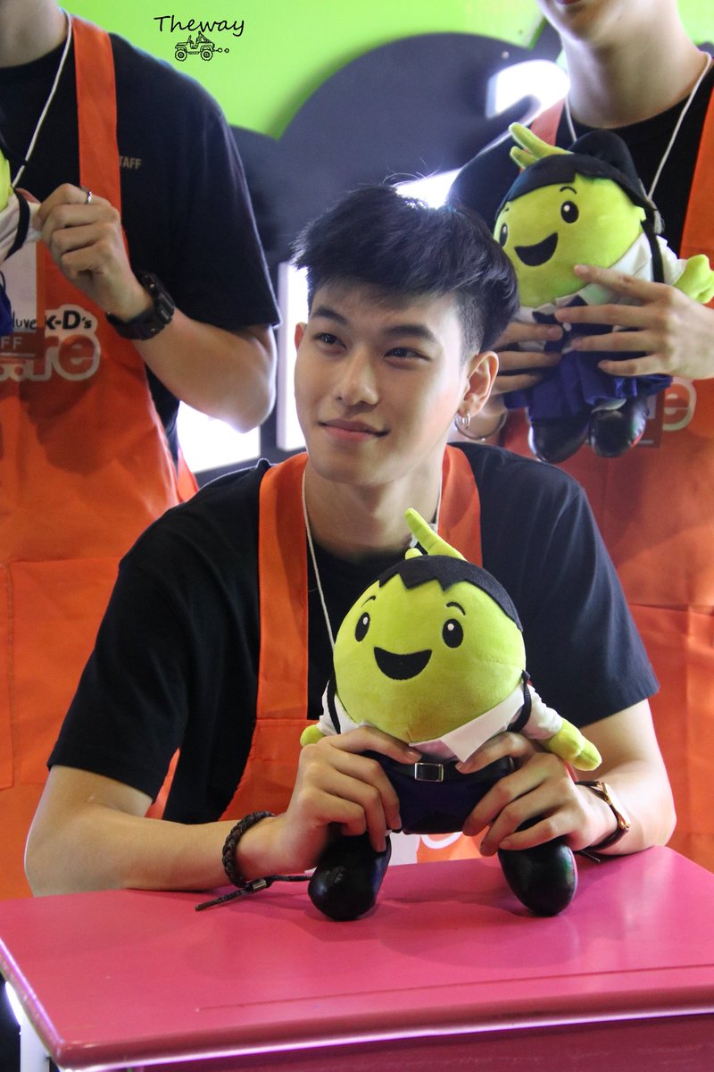 ThewayOffroad's tweet image. ตุ๊กตาหรือคนน่ารักกว่ากัน 
#TOTOGABACK 
#dekdfair #dekdtcasfair #เรียนเล่นเต็มสตรีมกับซี้ดซิม