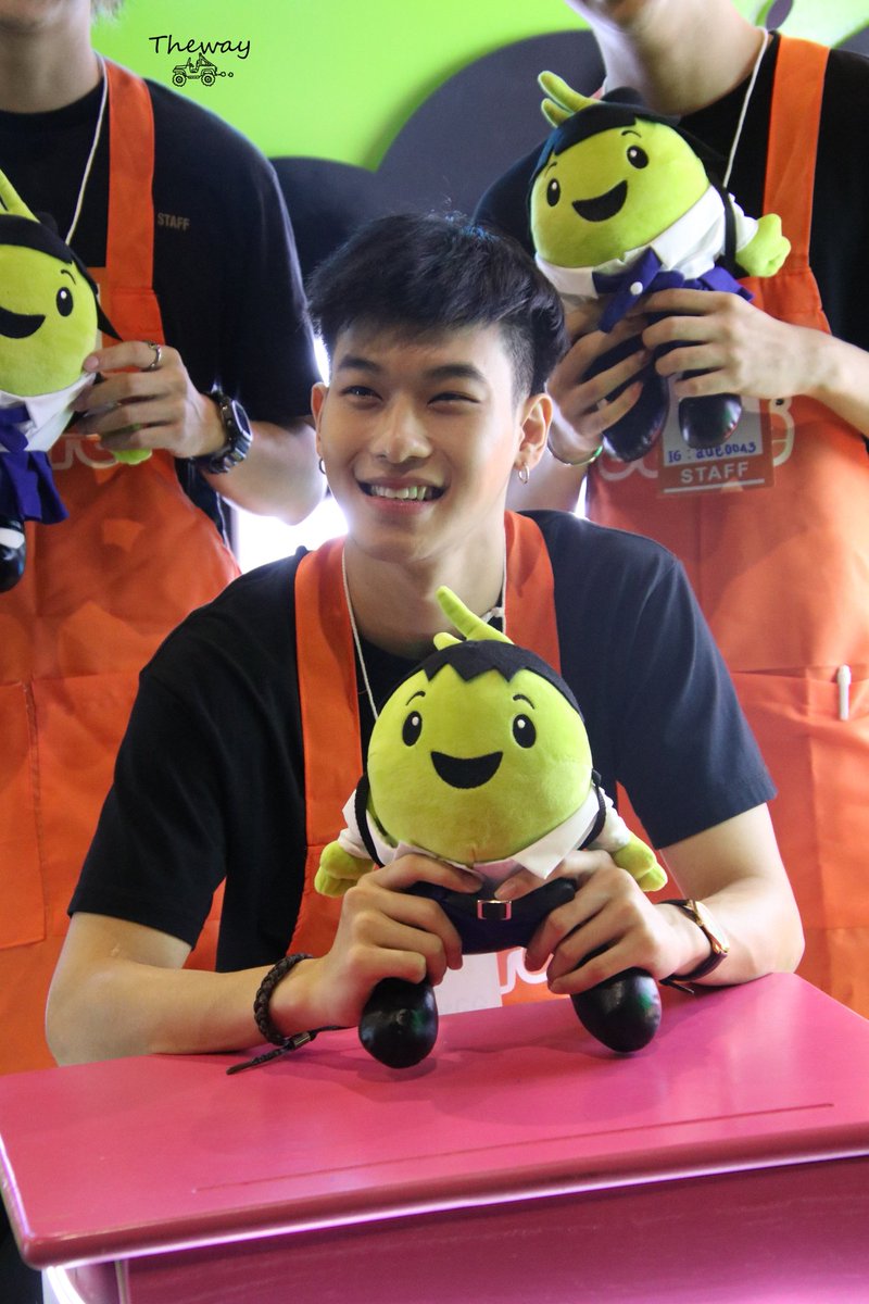 ThewayOffroad's tweet image. ตุ๊กตาหรือคนน่ารักกว่ากัน 
#TOTOGABACK 
#dekdfair #dekdtcasfair #เรียนเล่นเต็มสตรีมกับซี้ดซิม