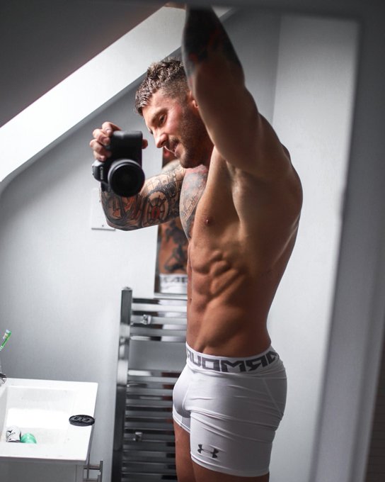 Oh hello everyone https://t.co/KKbsTG6llA