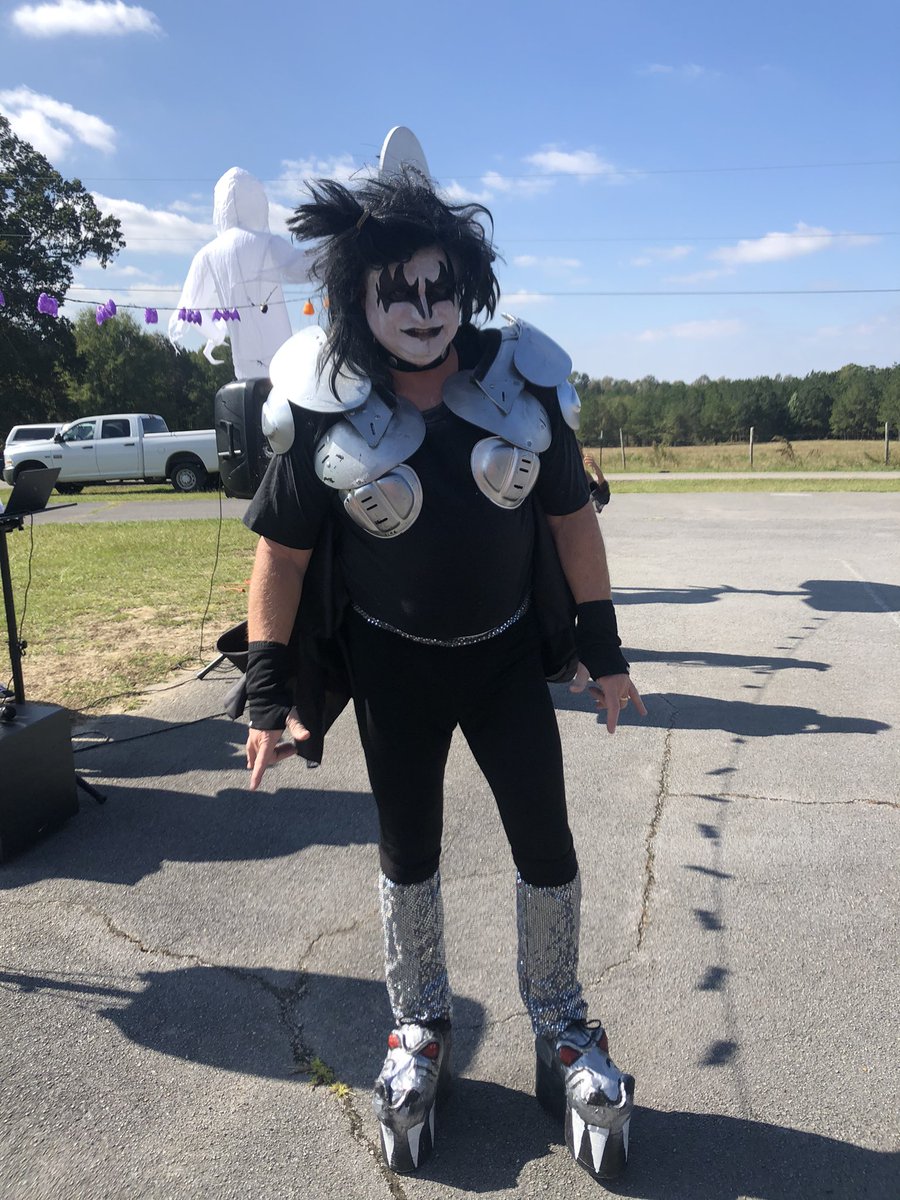 Mrs. Irwin tweet media