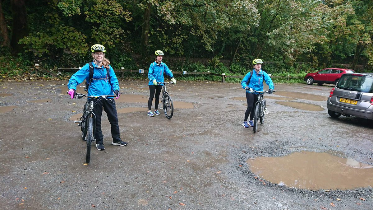 URNUDevon's tweet photo. Last week some of our officer cadets took part in some AT, enjoying a 25km cycle ride 🚲 Despite the rain and getting very muddy there were smiles all round !!! ☔️😃 https://t.co/KSqu9r14O3