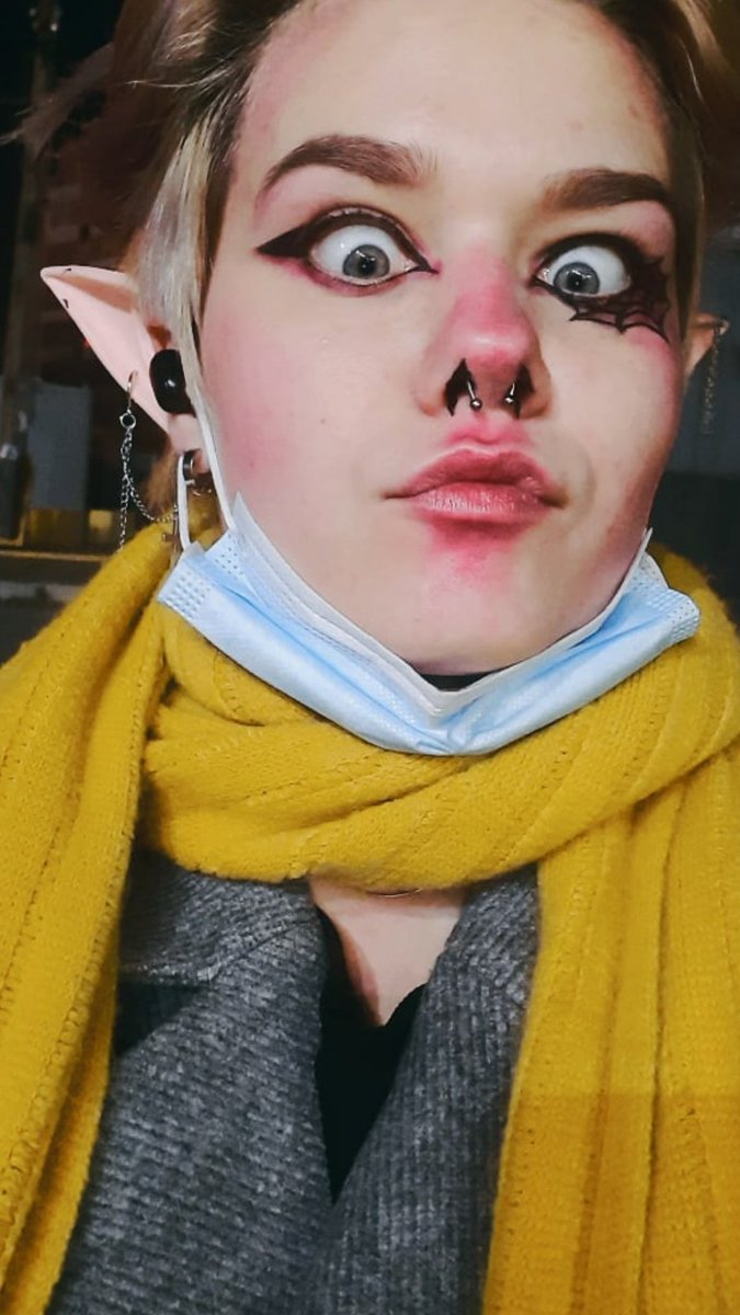 VEANAN_'s tweet photo. Еду на вечеринку, с праздником 😊😁🍁🦇🧛♀️🎃#halloween #followfofollow https://t.co/rOlUSqOIG1