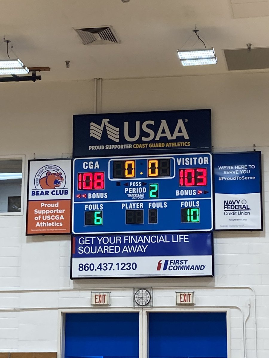 Bounce back win for the White squad today as the held off a late comeback to win 108-103. Blue leads the series 2-1. #d3hoops