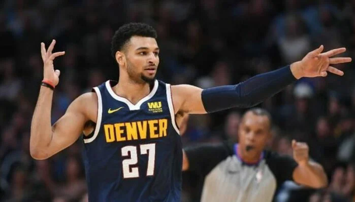 Dearon Fox ou Jamal Murray
