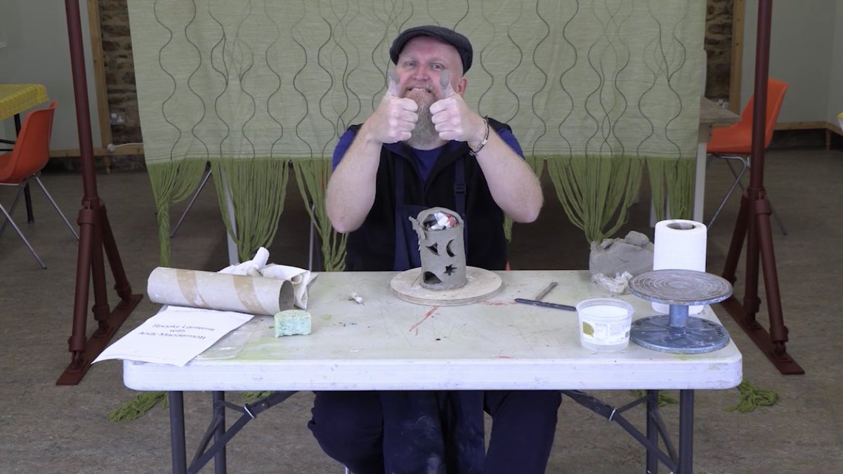 mkartscentre's tweet photo. 🎃🍁HAPPY HALLOWEEN🍂👻
Watch @mkartscentre artist leader Andrew Macdermott make a spooky lantern using clay and tools found at home! 

https://t.co/4klQqdyLOz https://t.co/Xei2if382c