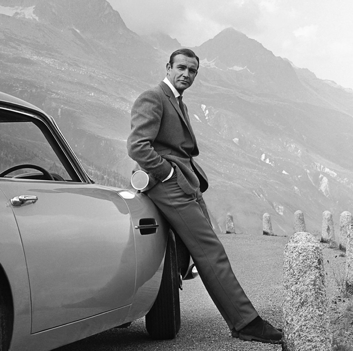 summerglaucom's tweet image. Bonds don’t die. They retire in style. 
#ScreenLegend #JamesBond #RIPSeanConnery