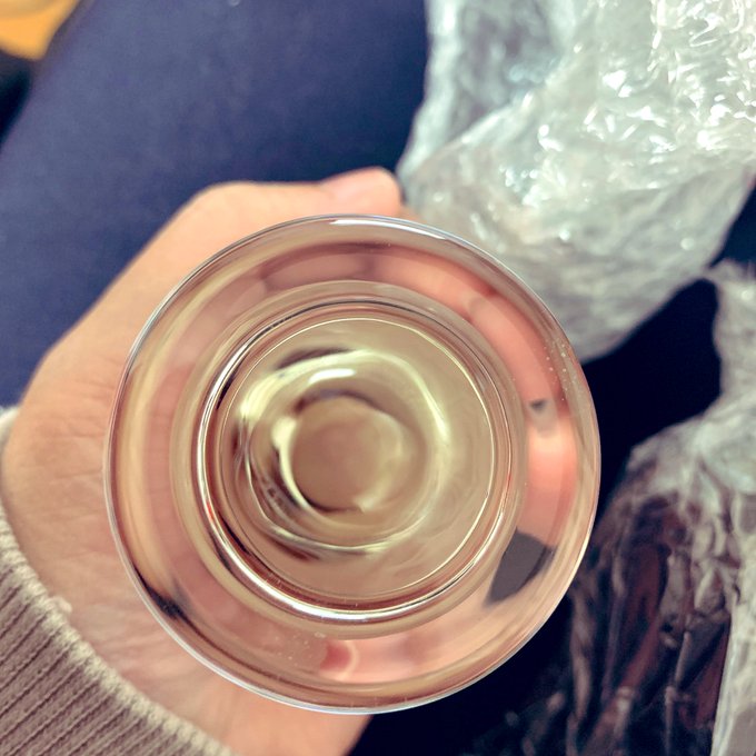 6個セットぐらいのアナルプラグ買ったんだけどデカすぎた😇 これ入れたら中まで見えてエロいんだけど♡ さすがにこのサイズ入んないや😂 https://t.co/l3wdMOcpSv