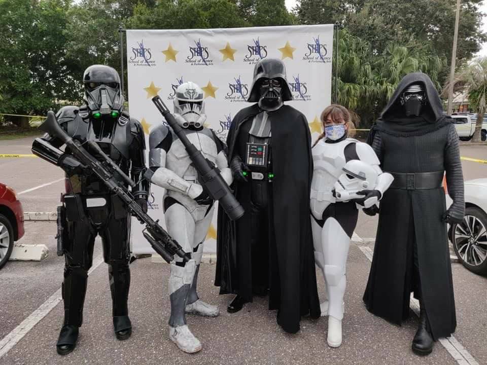 501stSpecOps's tweet photo. This #SearchAndDestroySaturday shoutout goes to the #DarkShadows of @FloridaGarrison
This week, TX30611, TX11818, TX12459 & TX30971 got to show off their shiny black armour. You guys rock! π€
#SwiftSilentRelentless #SpecOps #DeathTrooper #ShadowScout #SearchAndDestroy https://t.co/l7AVYJQdUG