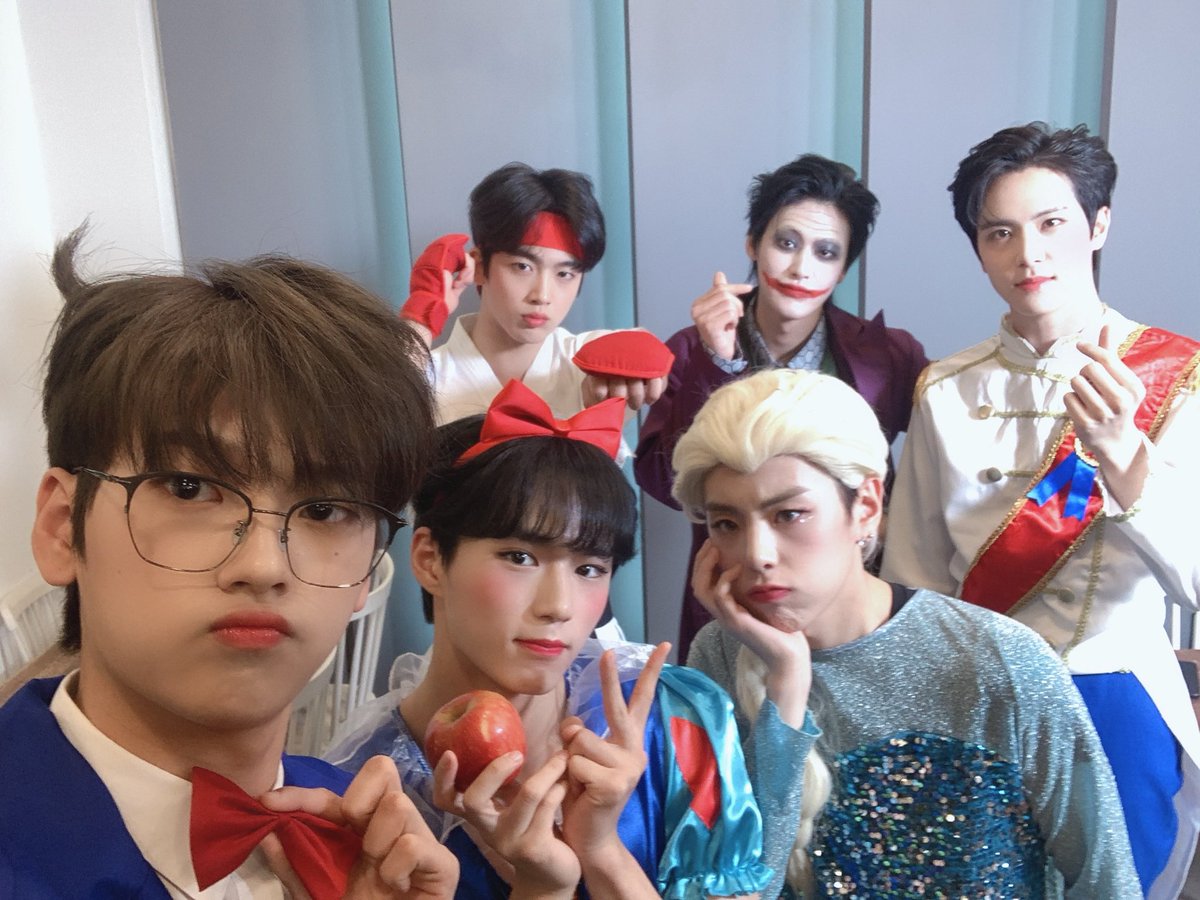 WEi__Official's tweet photo. 🎃할로위아이로👻 가득한 행복한 할로윈데이가 되셨기를 바랍니다🤍
10월의 시작부터 마지막까지 위아이와 함께해주셔서 감사드리며, 11월에 만나요🌕

#위아이 #WEi #IDENTITY #First_Sight https://t.co/SFshL1jkGq