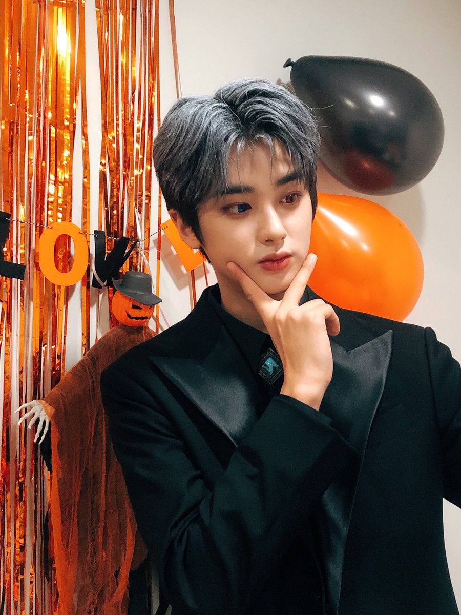 minkyu_0312's tweet photo. [💌PHOTO]
Happy Halloween🧛🏻‍♂️

#김민규 #민규 #KIMMINKYU
#Halloween #HappyHalloween https://t.co/UP0RH3Abba
