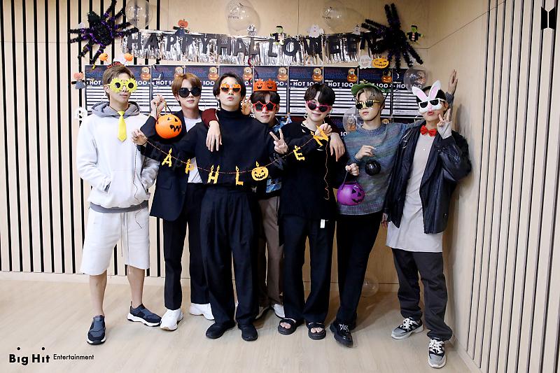 jeonss97's tweet photo. @bts_bighit 🎃7🎃 https://t.co/cpv5XMCIdQ