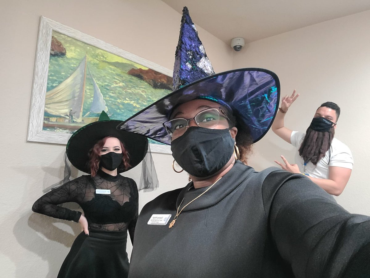 RicJimDR's tweet photo. Halloween time 🎃 @Aleferrerass  @MzShaniceDotCom you guys looking amazing with your Hocus Pocus costumes 🤷🏻‍♂️😂⭐ https://t.co/EyPAZab4IG