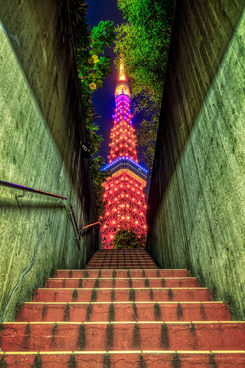 河邉徹 かわべとおる Happy Halloween 東京タワーがハロウィン仕様になっていました 珍しい色だったので 写真にて全国の皆さんに共有します ハロウィン Happyhalloween
