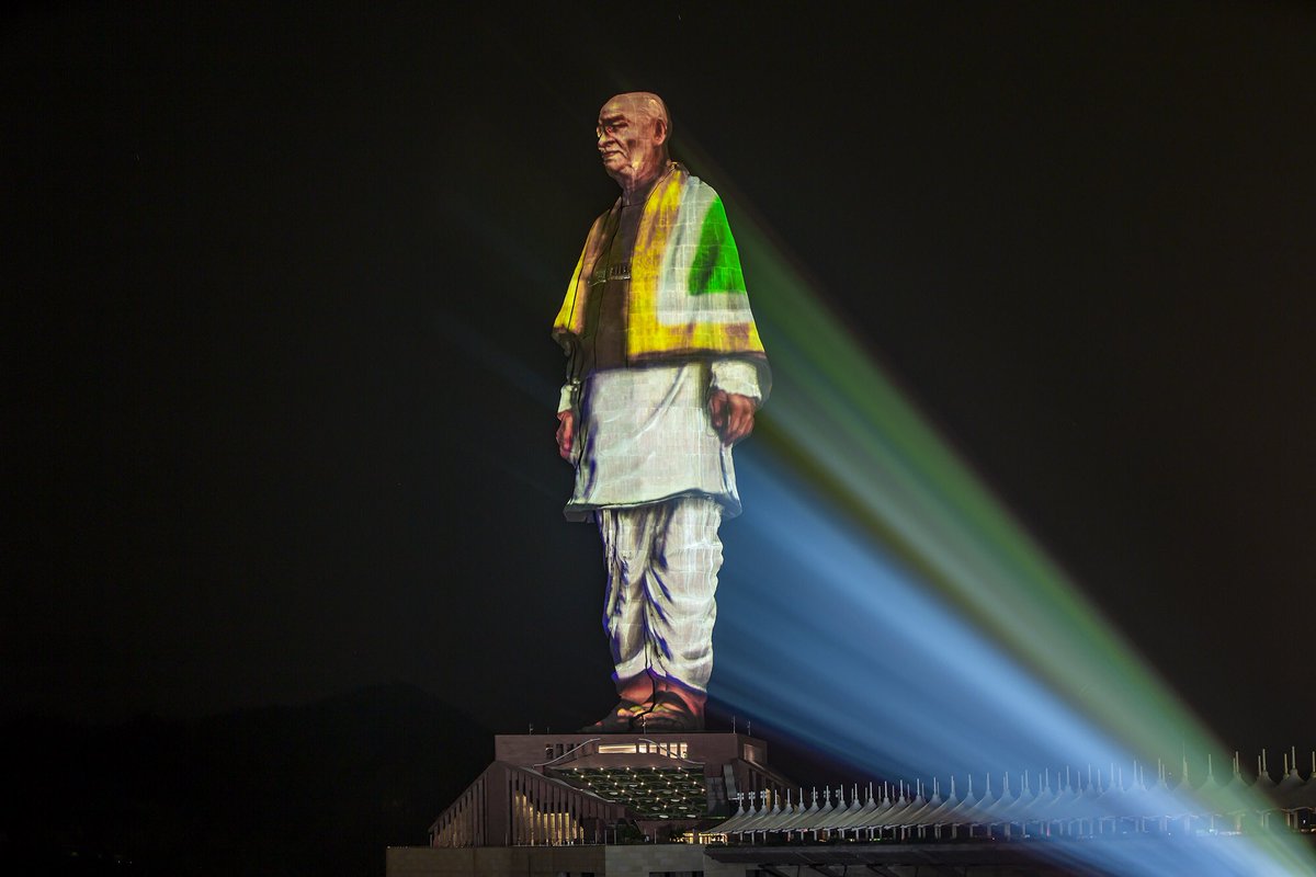 Lights and Laser Show at  #StatueOfUnity 22/n