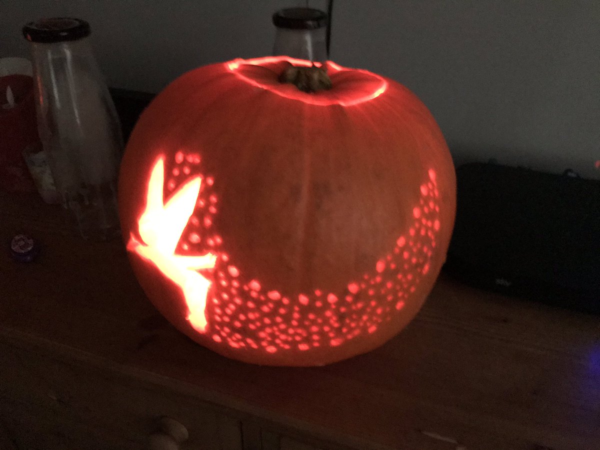 Mer229's tweet image. This years pumpkin efforts from the  Douglas household 😀 @LarchwoodPS