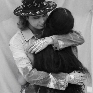 jenniesluster's tweet photo. Nadine was a goddess who was used to ppl taking and never giving back any love. In the end of the music video james gave her something: unconditional love that has helped her heal and blossom. Love that inspires her to grow #NadineWDVisualAlbum https://t.co/CxBpS3hSWN