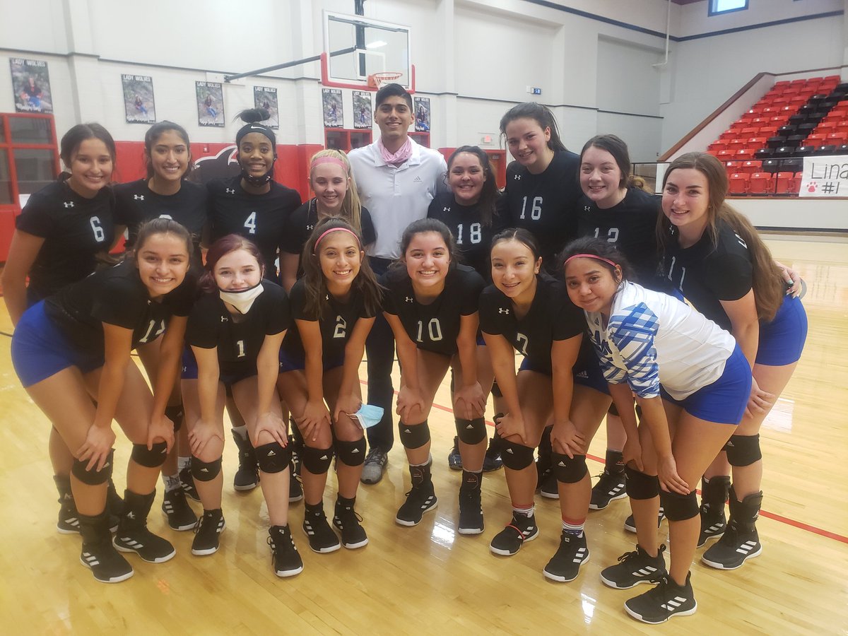 ElishaKentner's tweet photo. Game day!!! LET'S GO!  Your Maidens are off bright and early to get a taste of playoffs! I am SO proud of this group and all they've already accomplished- Can't wait to see them play today! @CoachLVasquez @sa_lakeviewHS https://t.co/AFrpkdwTpk