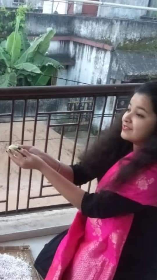 kirti_mohanty5's tweet photo. କୁଆଁର ପୁନେଇଁ ଜଂହ୍ନ ଲୋ ଫୁଲ ବଉଳବେଣୀ🙏🏼
#ଓଡ଼ିଆପର୍ବ
#odiaritual
#କୁମାରପୂର୍ଣ୍ଣିମା
#kumarpurnima https://t.co/A700JgVqJ1