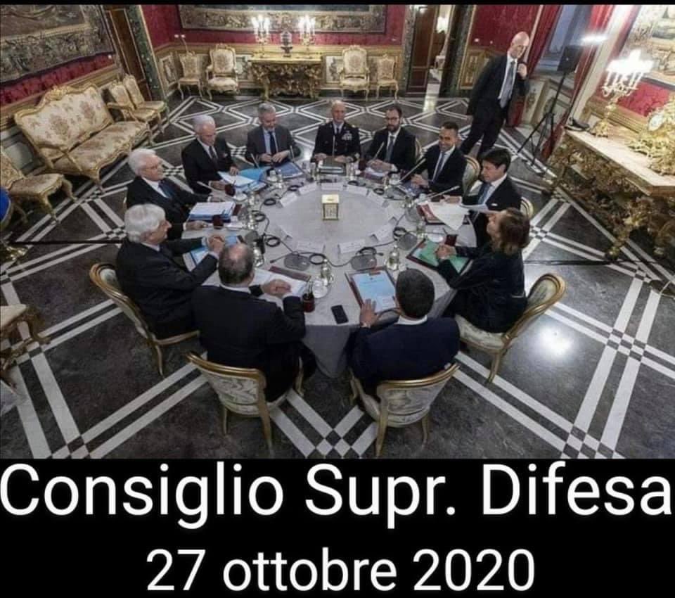 GiuseppeCrisaf1's tweet photo. Al consiglio superiore della Difesa tutti senza mascherina... non ce n’è coviddi #covid19 #covip19 #conte #mattarella e #tuttoilpiededelcucuzzaro #CSD https://t.co/bLFY1idcBx