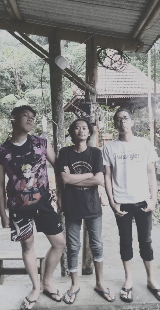 dimaseru_'s tweet photo. mung cah jirih sg kalah tenar. https://t.co/RMvdrfqy7b