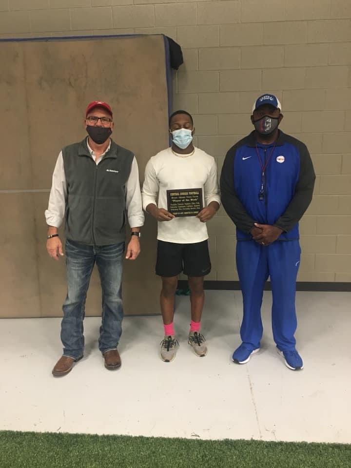 HW00Dbub's tweet photo. It’s been a rough season as a Cougar not getting a win, but I am not letting it bother my game. In the past two game I averaged 27 tackles, 3 pass breakups, and 4 receptions for 59yrds winning Bruce Adams State Farm Player of the week. @ArRecruitingGuy @ArkGems @CoachZachArnett https://t.co/gAxkdhZiv6