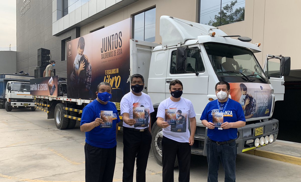 bill_quispe's tweet photo. Finalmente llegó el gran día. Con el #CamionDeLaEsperanza y el concierto musical móvil estamos saliendo a la gran ciudad de Lima, capital del Perú 🇵🇪 para distribuir cerca de 1,000.000 de Libros #LaMayorEsperanza #ImpactoEsperanza @prertonkohler https://t.co/zFkCNLjzL0