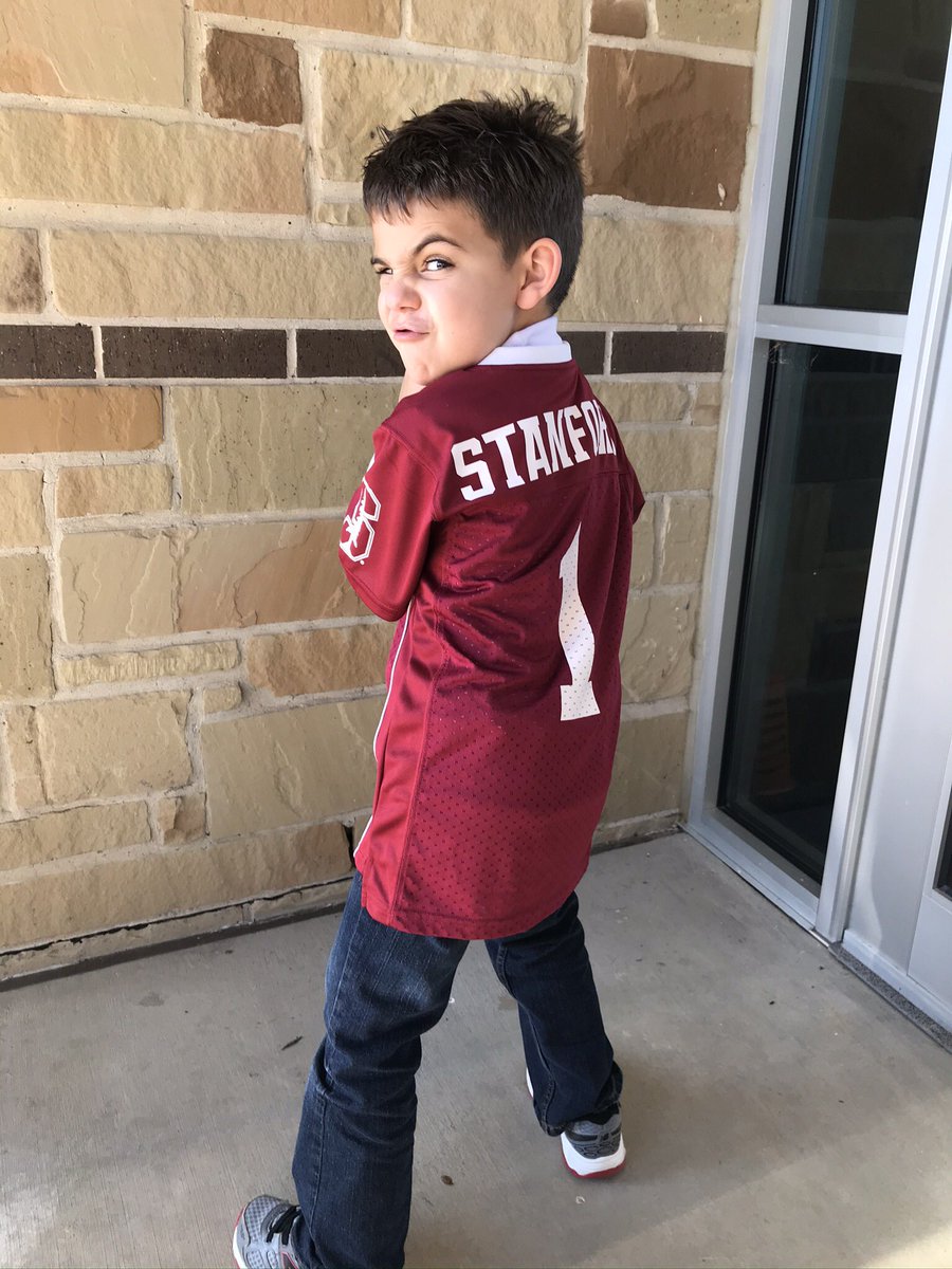 Rocking’ the Red, White, &amp; Blue for #RedRibbonWeek2020 🇺🇸 ♥️🤍💙 #StandfordCardinals <a href="/TWEHowl/">Tom Wilson Elementary</a> #TWEHowl