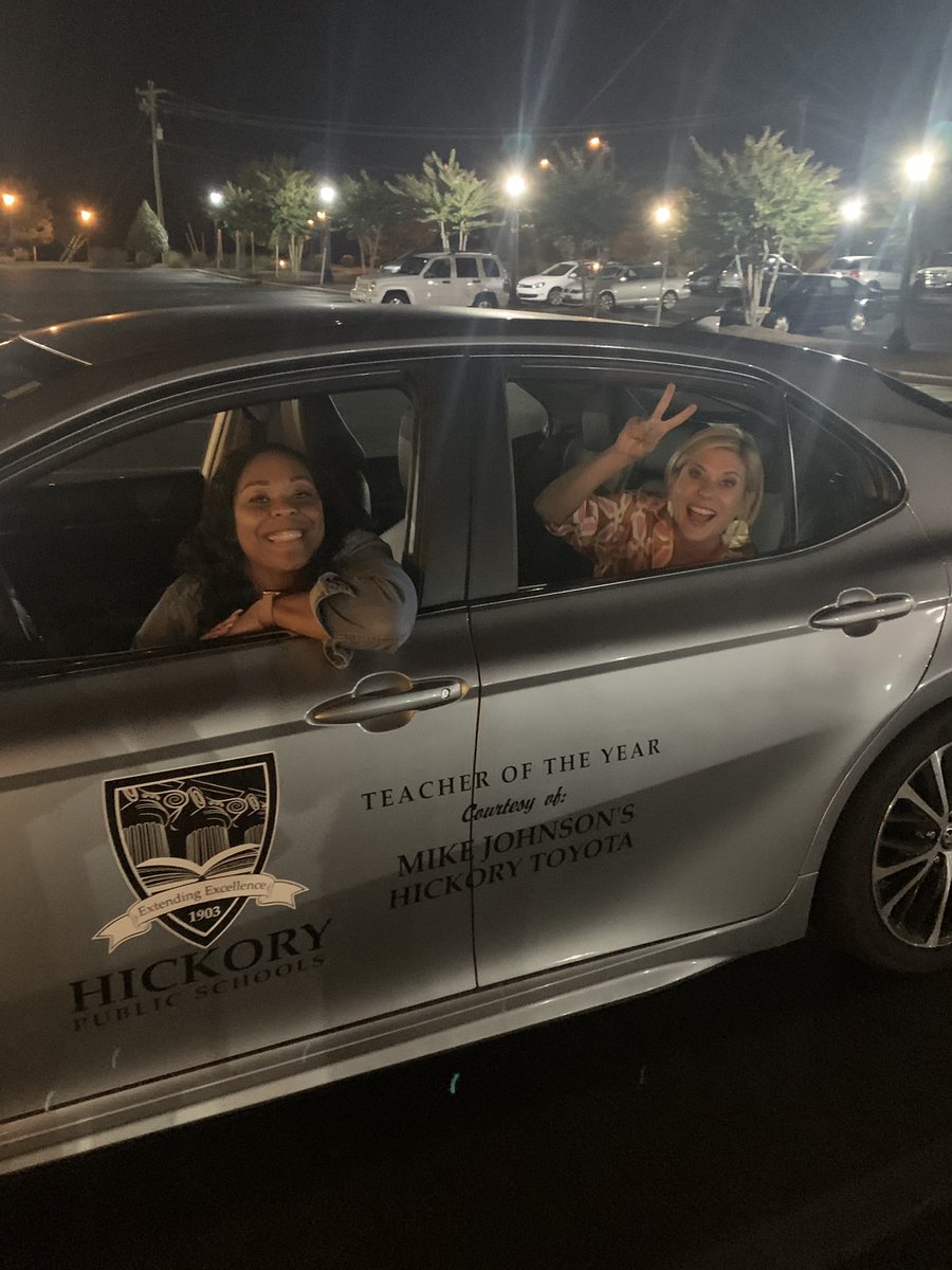 AnyeaGibson's tweet photo. It’s always a great time when we link up!! #hpstoy #Boca #birthdayfun https://t.co/uWMZdtW8uC