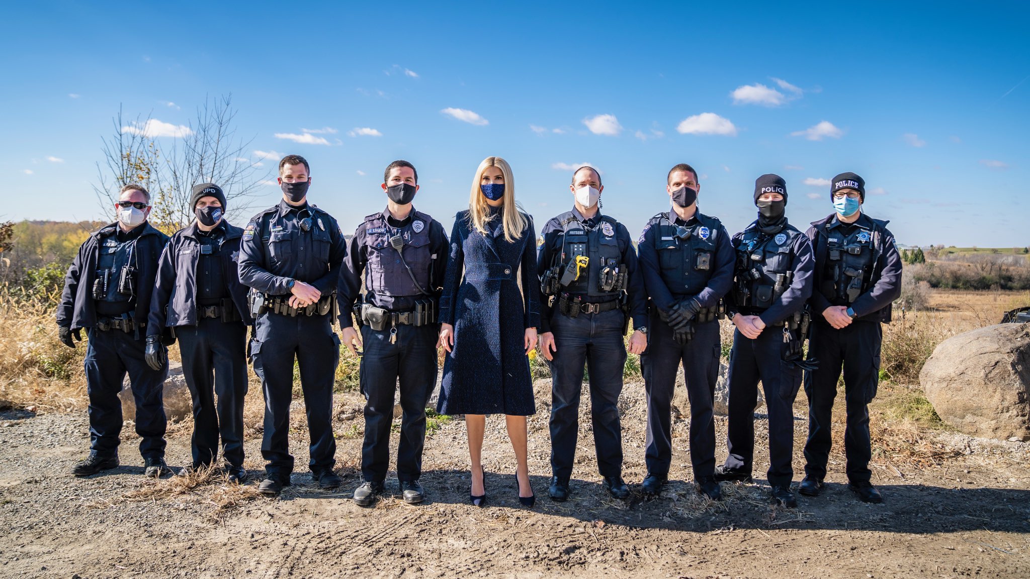 ElqhdXKXIAAwn9h?format=jpg&name=large