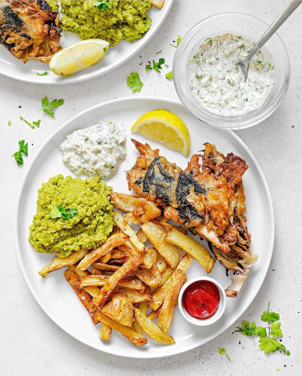 energisethrive's tweet photo. Shout Out Saturday! 🥳 this week is @_Lovely_Jubley_  (who we have a 'blog crush' on🤣) Vegan Fish and Chips made with banana blossom 🤤
We're enchanted by their creations and delicious food  😋

#veganfish #fishalternative #veganfishandchips #bananablossom #nori #fakeaway #vegan https://t.co/Q6WYSAynmJ