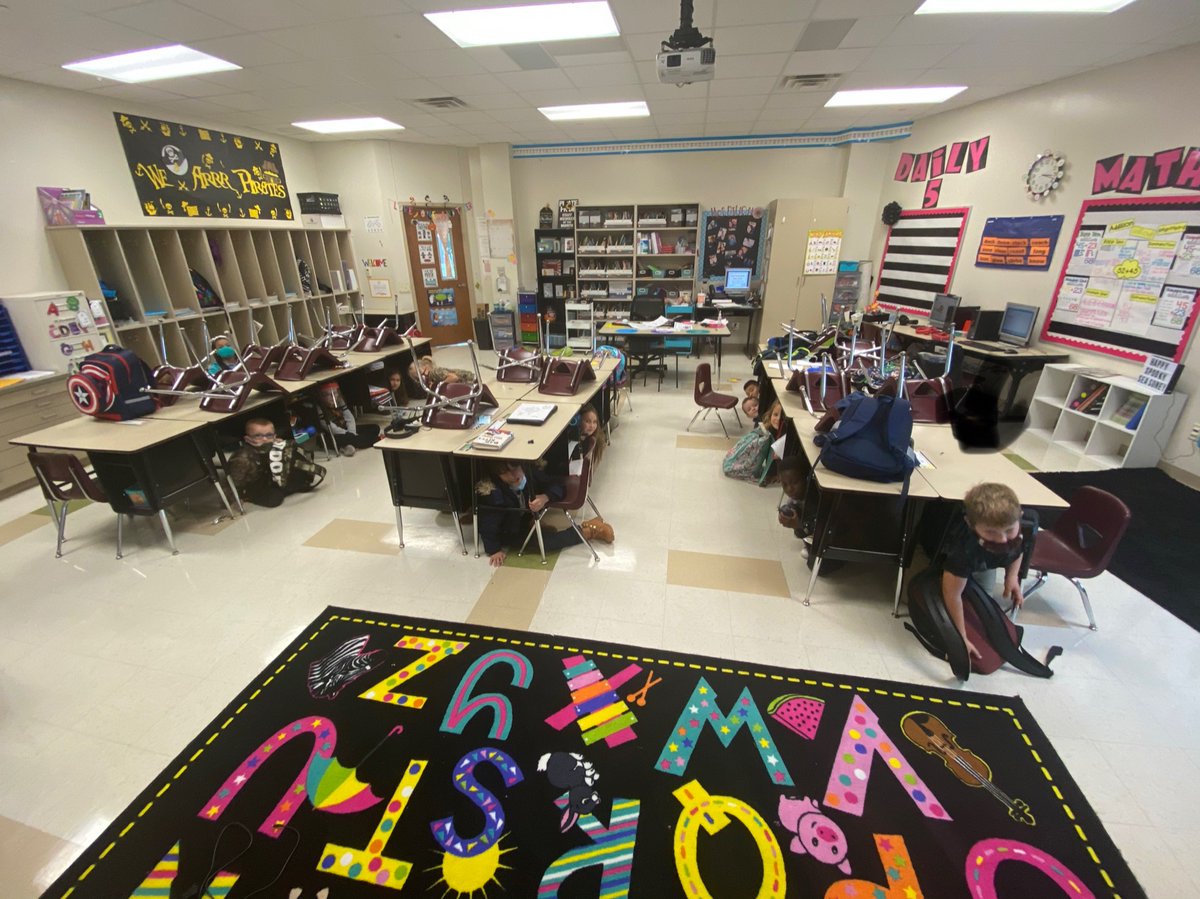 We are HIDING fro drugs!   #RedRibbonWeek2020 <a href="/CISDWalker/">Walker ES</a>