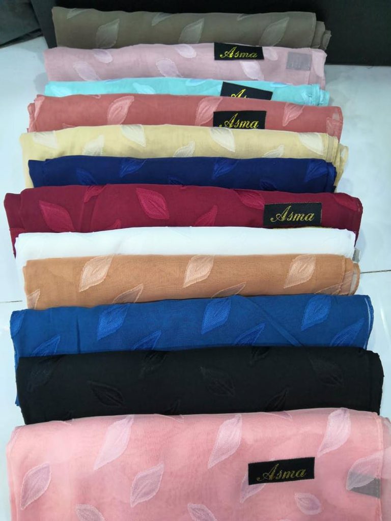 amifa_plug's tweet photo. Scarfs available at affordable prices 
Available in different designs and sweet colors😊
Don’t miss out!!!
Place your orders nowwww 😊 https://t.co/XlzTofSjSJ