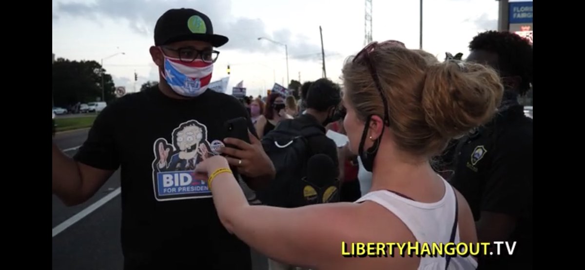 tiff706's tweet photo. This Biden voter didn’t realize he was calling his candidate a pedophile. #thatisso2020
🤣😂🤷🏼♀️ https://t.co/gKvaLqV43a
