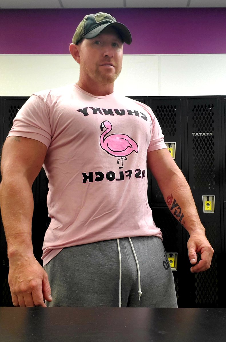 69hollywood78's tweet photo. Great veteran owned company to support @ChunkyFlamingo. If you have any questions, drew is always quick to respond. #rockinthemingo #realmenwearpink https://t.co/xOqmPoSHYo
