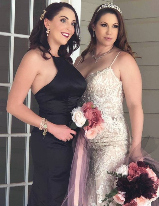 What a whirlwind day. So happy. Can&rsquo;t wait to get the professional pictures back in a few weeks. https://t<a href="/tag/fullglamfriday"class="tags"><span>#fullglamfriday</span></a>