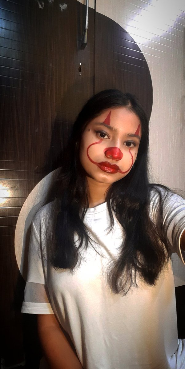 Dipsh18's tweet image. So here's my entry to @LiamPayne Halloween costume and make up contest. It's my first time doing this so ik it's not good at all still I tried haha.
#LPCostumeComp #LPMakeUpComp #LPShowAct3 #TheLPShow . I hope he @LiamPayne just notice this😭👻🤡