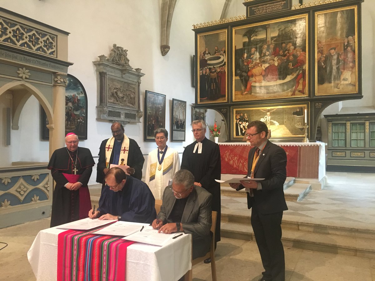 Similar agreements were made - 2006 World Methodist Counci and 2017 in  #Wittenberg with  #WCRC  @Reformedcomunio representing 80 million members of Congregational,  #Presbyterian,  #Reformed, United, Uniting and  #Waldensian  #churches.  #ReformationDay  https://www.ecumenicalnews.com/article/pope-francis-hails-declaration-signed-at-reformed-churches-gathering-in-germany/60375.htm