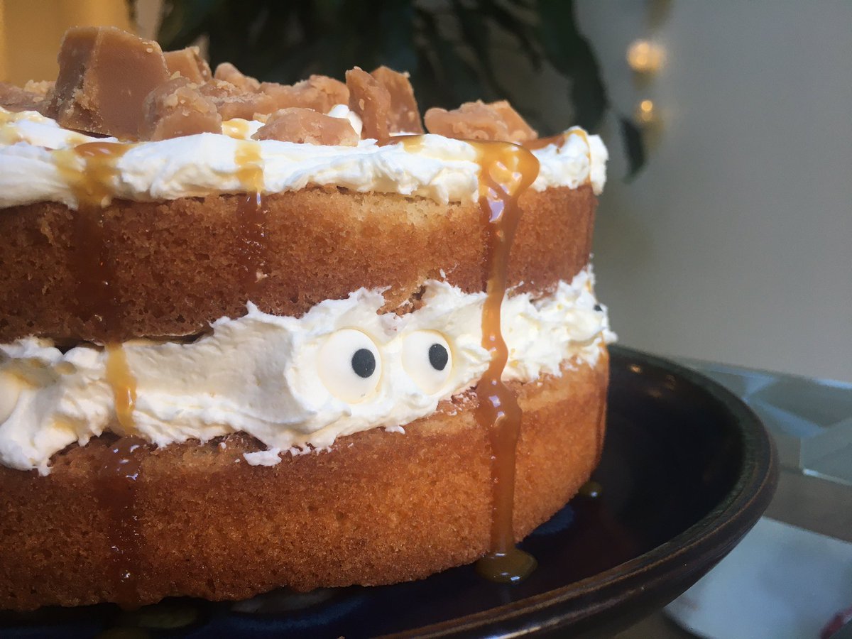 SClaireWriter's tweet photo. Do you ever get the feeling you’re being watched? 
#RNADarkSide
👀 
@RNAtweets #Halloween2020 
#caramelcake #bbcgoodfood https://t.co/pJHq5YVaiX